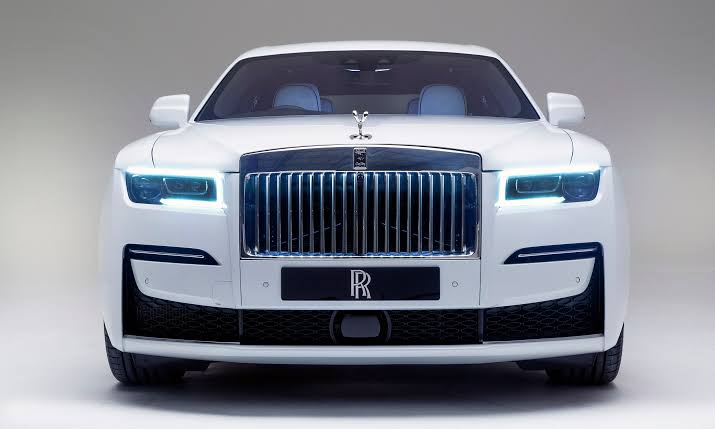 Rolls-Royce Ghost photo 3